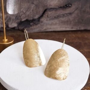 Chic Gold Textured Earrings